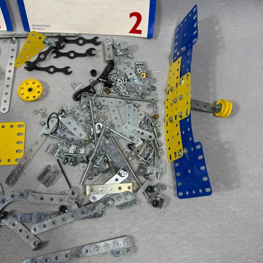 Vintage 1991 Meccano Erector Metal Parts Lot Wheels Pieces 3+ Lbs Assorted As Is